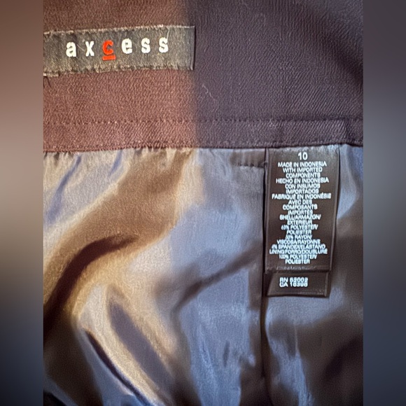 Black Skirt with Belt - Picture 5 of 5